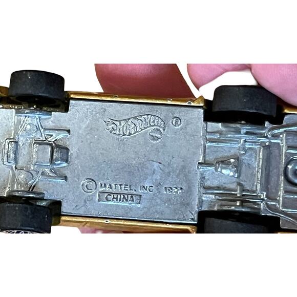 1977 Hot Wheels Pontiac Trans Am Gold Sparkly with T Top Vintage - Picture 5 of 5